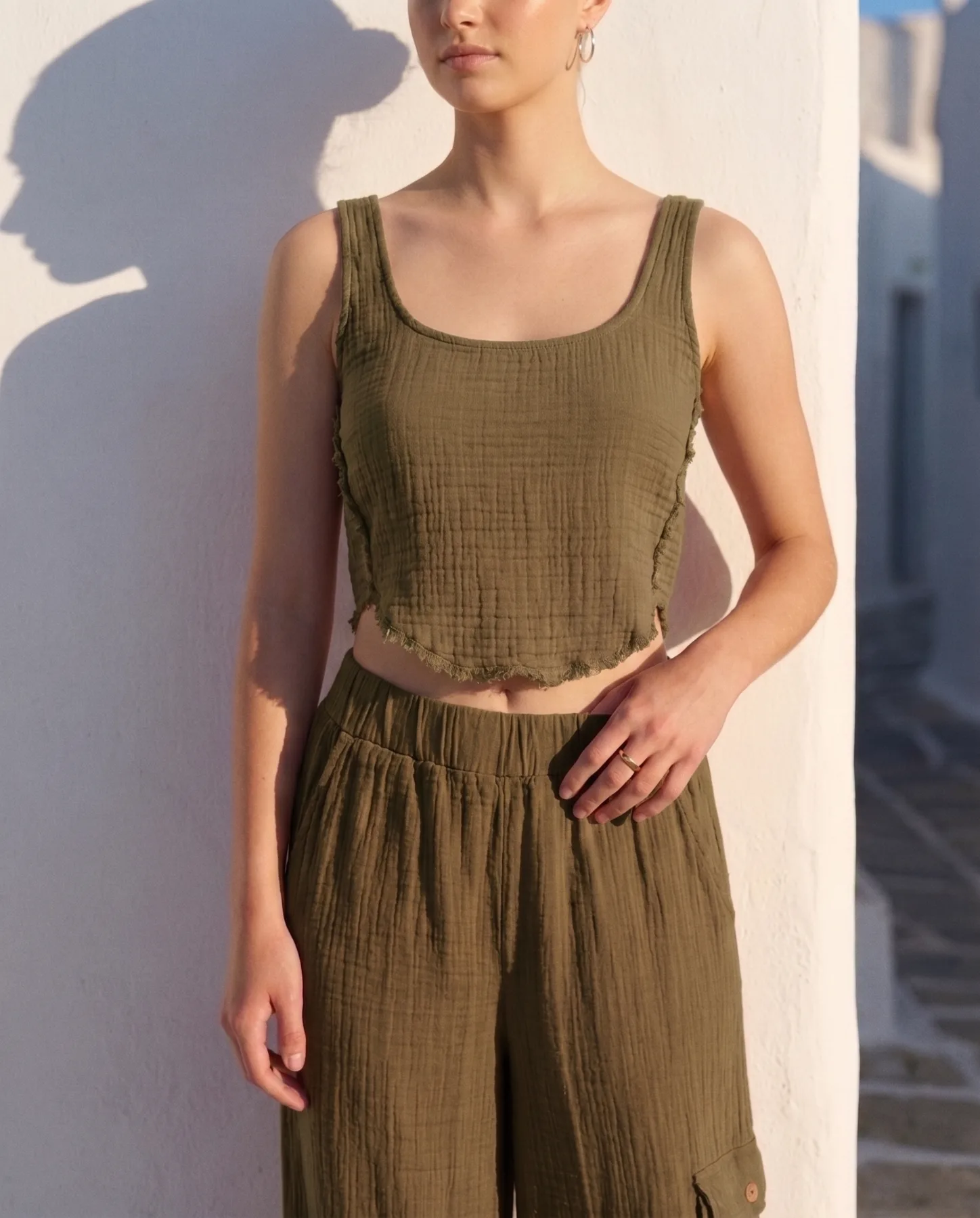 Müslin Crop — #6b6f4a